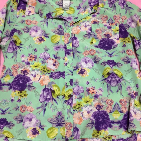 Spring Top - Picture 4 of 5